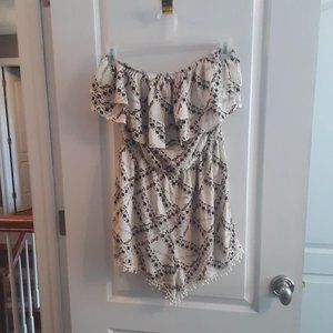 Xhilaration Adorable Off Shoulder Romper Size M